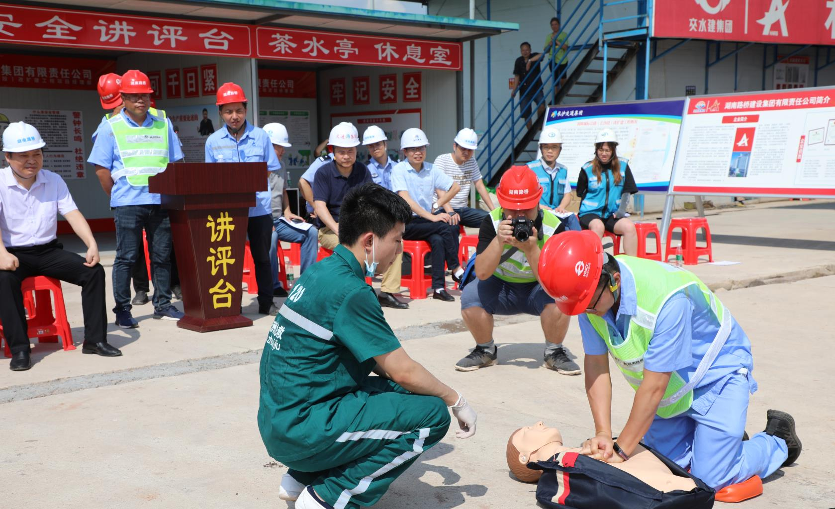 20200702163520.jpg 洞株路項目承辦高處墜落應急救援演練_副本.jpg