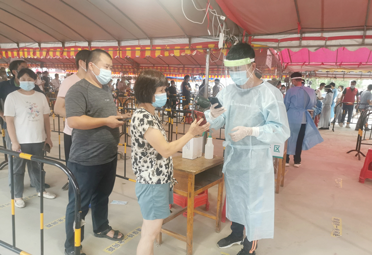 20220712 請黨放心、抗疫有我——中山坦洲項(xiàng)目助力當(dāng)?shù)匾咔榉揽?圖2.jpg